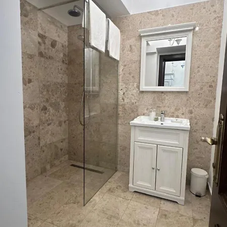 Kaleidoscope Boutique 3*